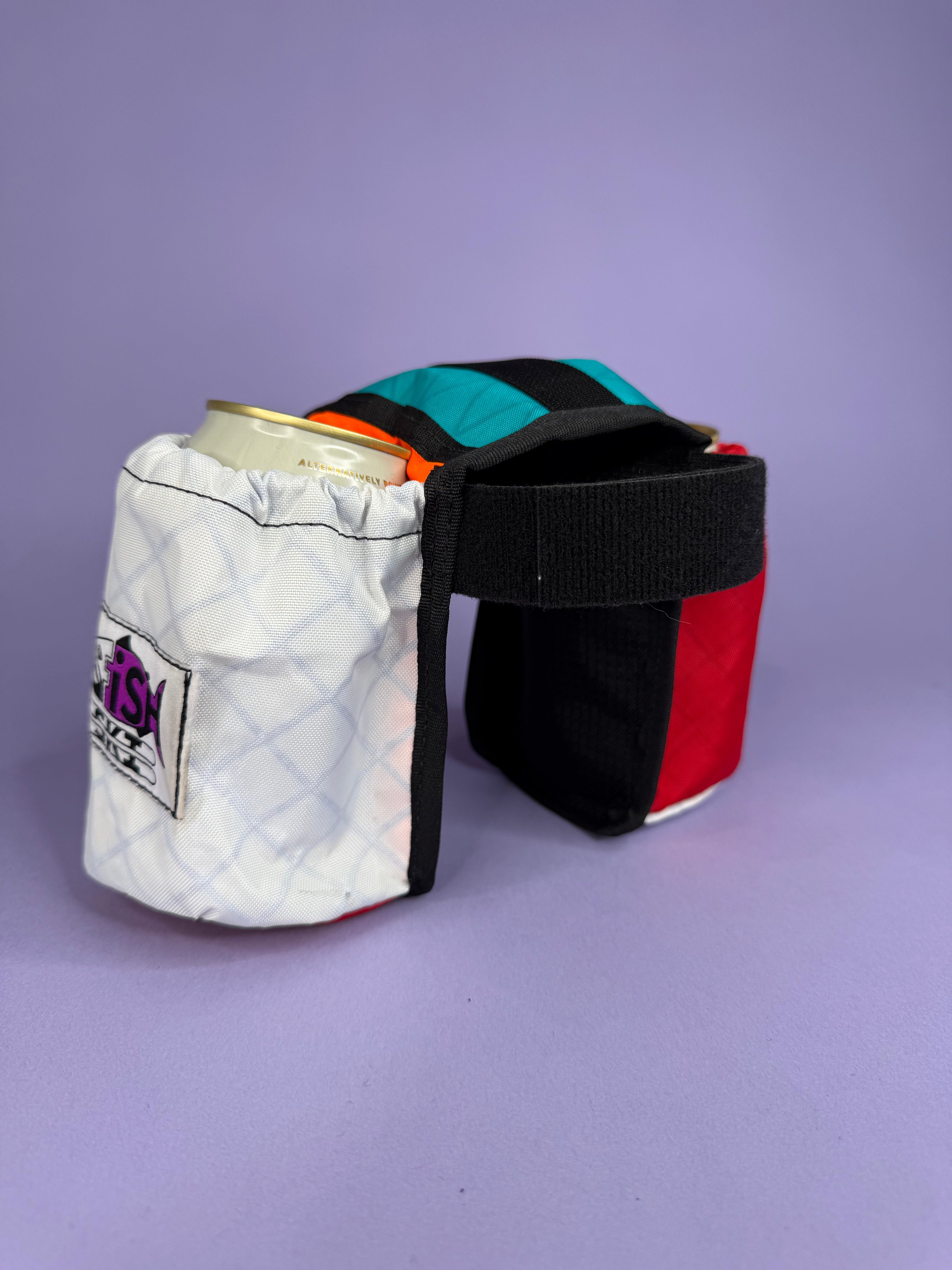 White/Red 2-Pack Beverage Carrier