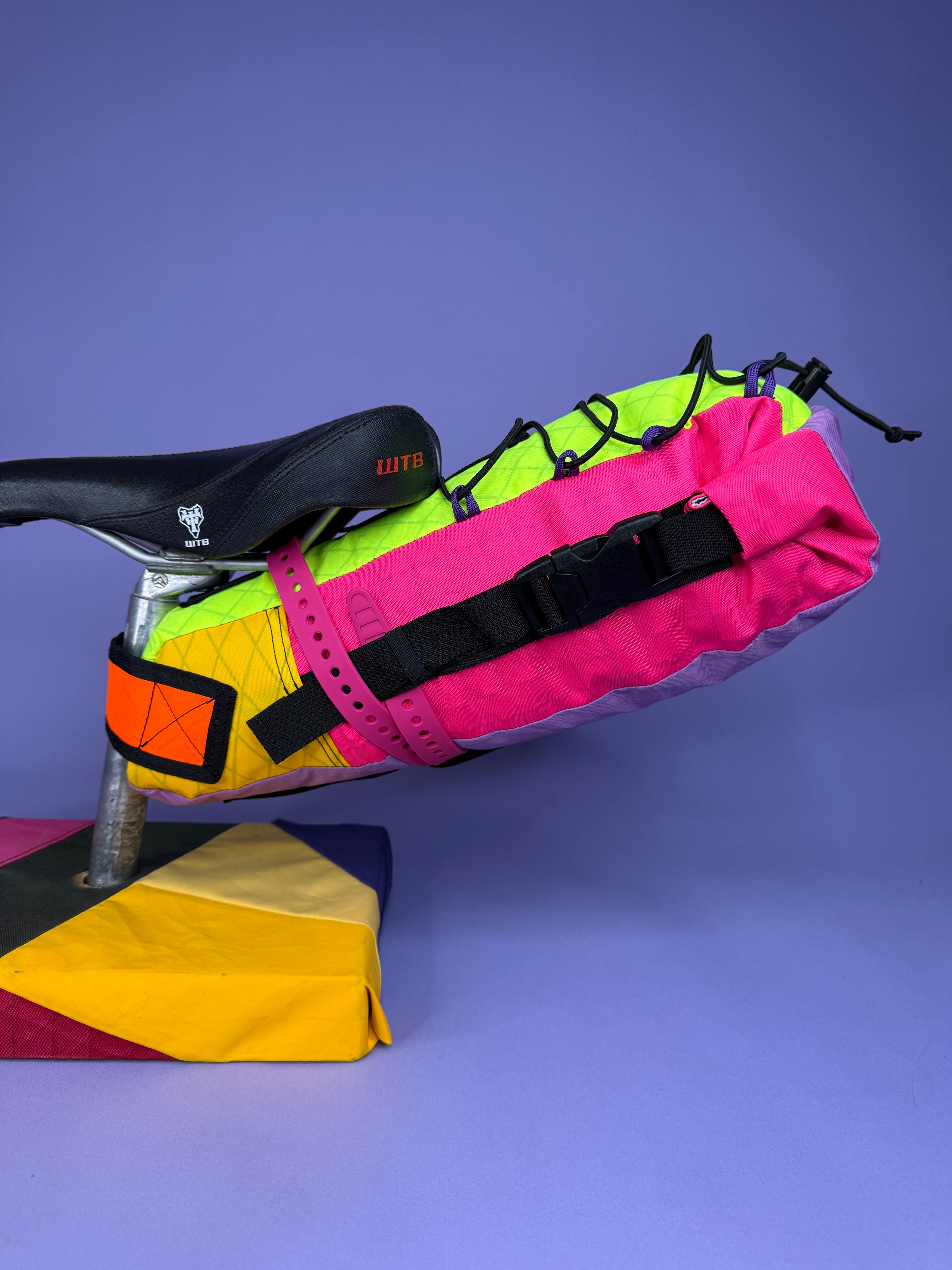 Fuchsia/High-vis Saddlebag