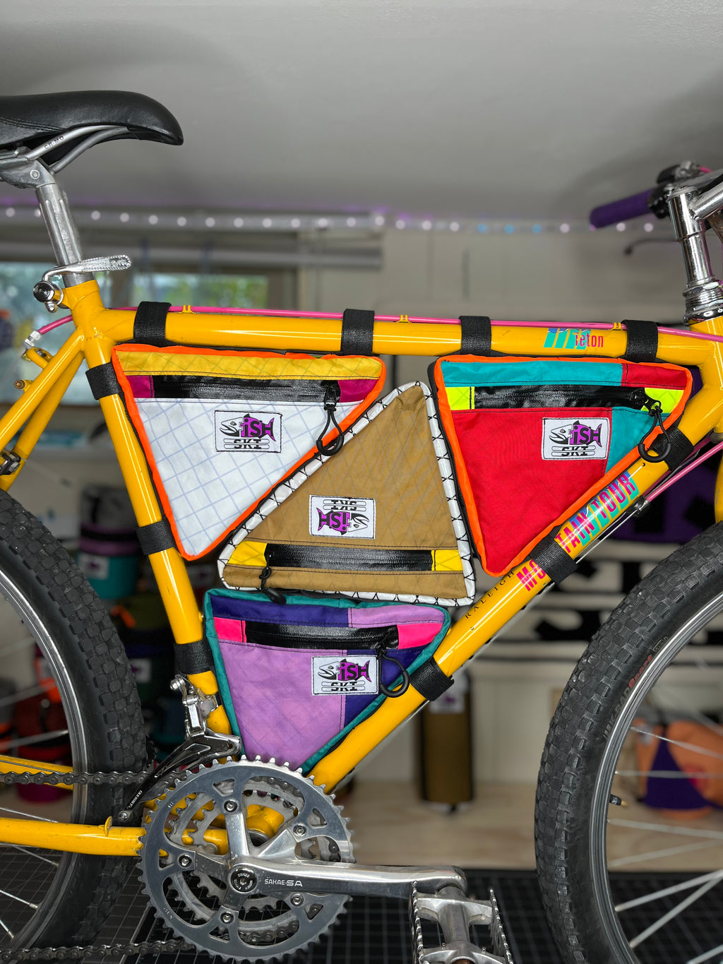 CORNER BAGS (all colors)